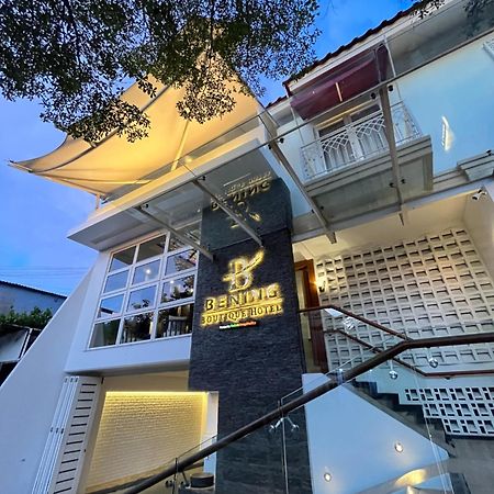 Bening Boutique Hotel Managed By Salak Hospitality Bekasi Exterior foto
